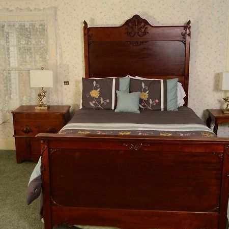 Windflower Inn เกรทบาร์ริงตัน ภายนอก รูปภาพ