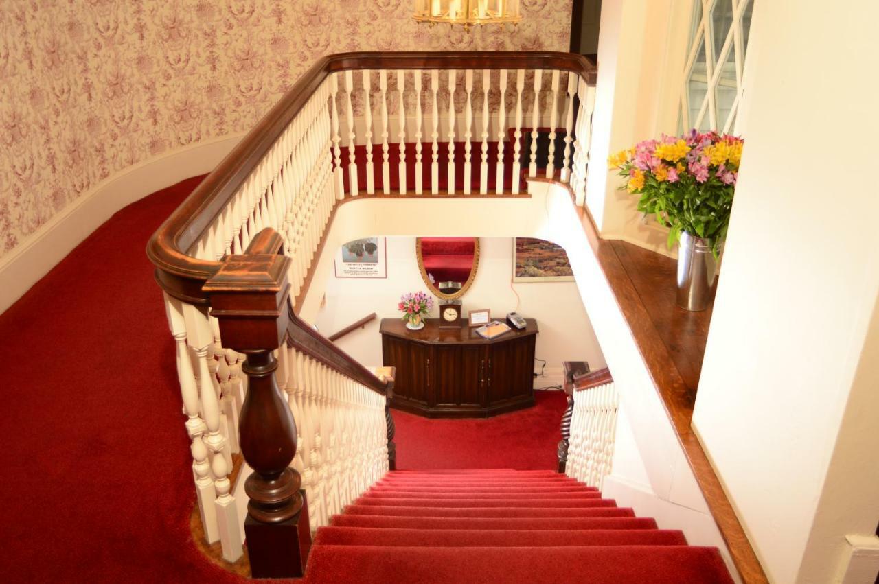 Windflower Inn เกรทบาร์ริงตัน ภายนอก รูปภาพ